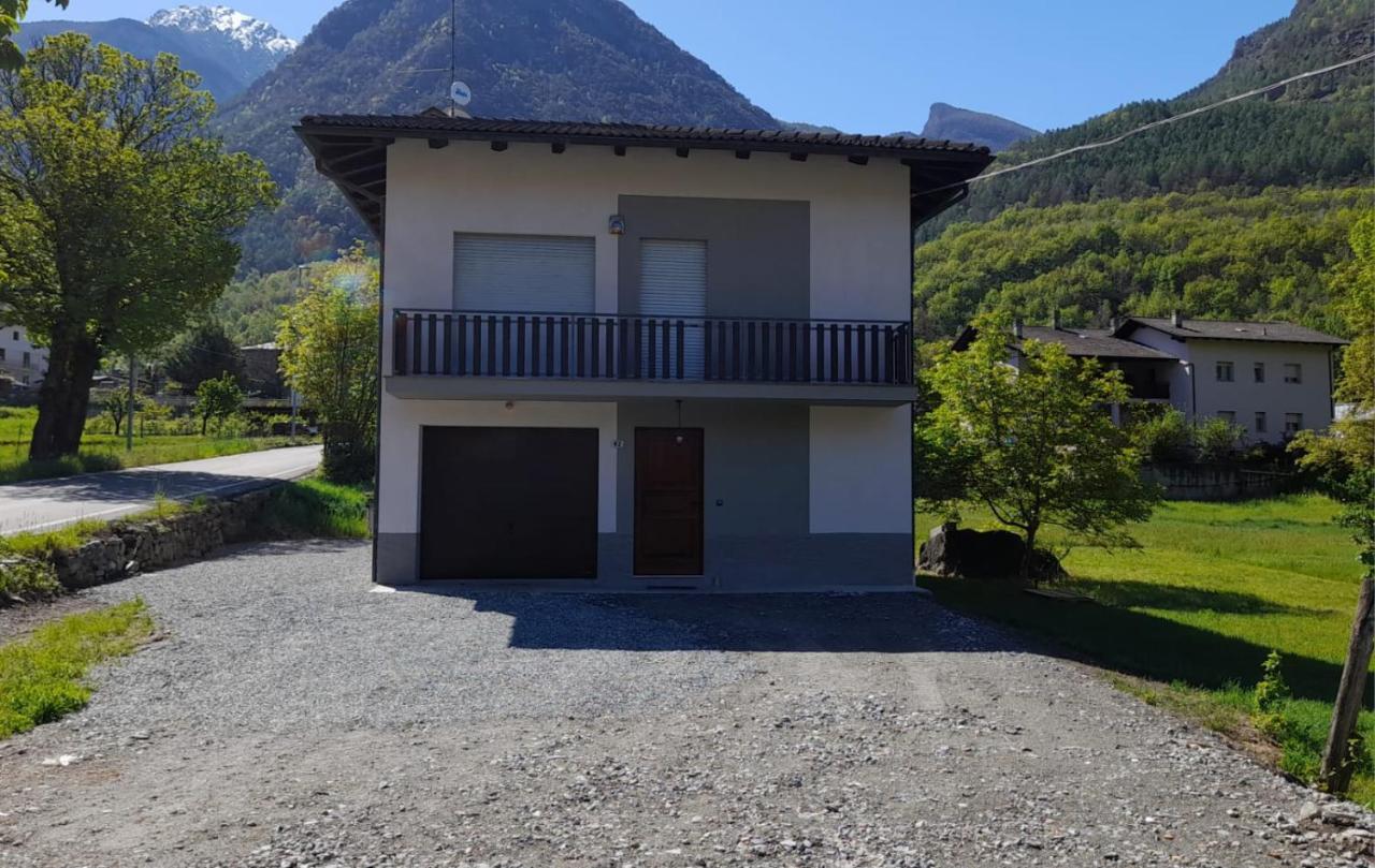 Vue Du Chateau Villa Fenis Exterior photo